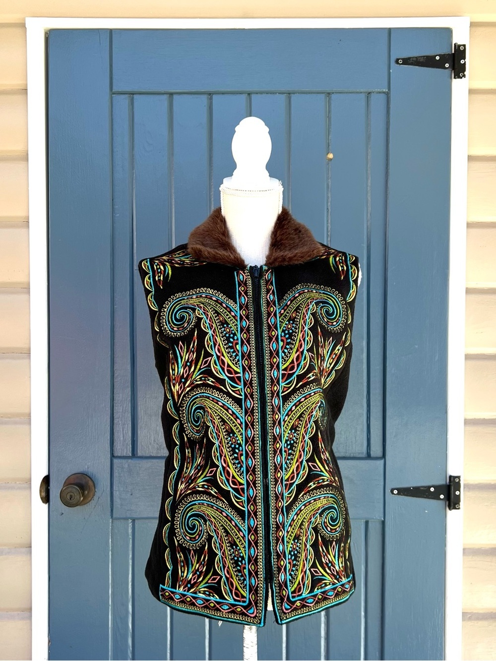 Bob Mackie Wearable Art embroidered fleece vest with faux fur collar Size M